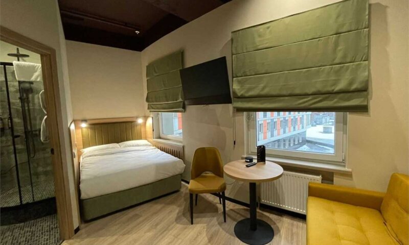 «Стандарт с диваном»